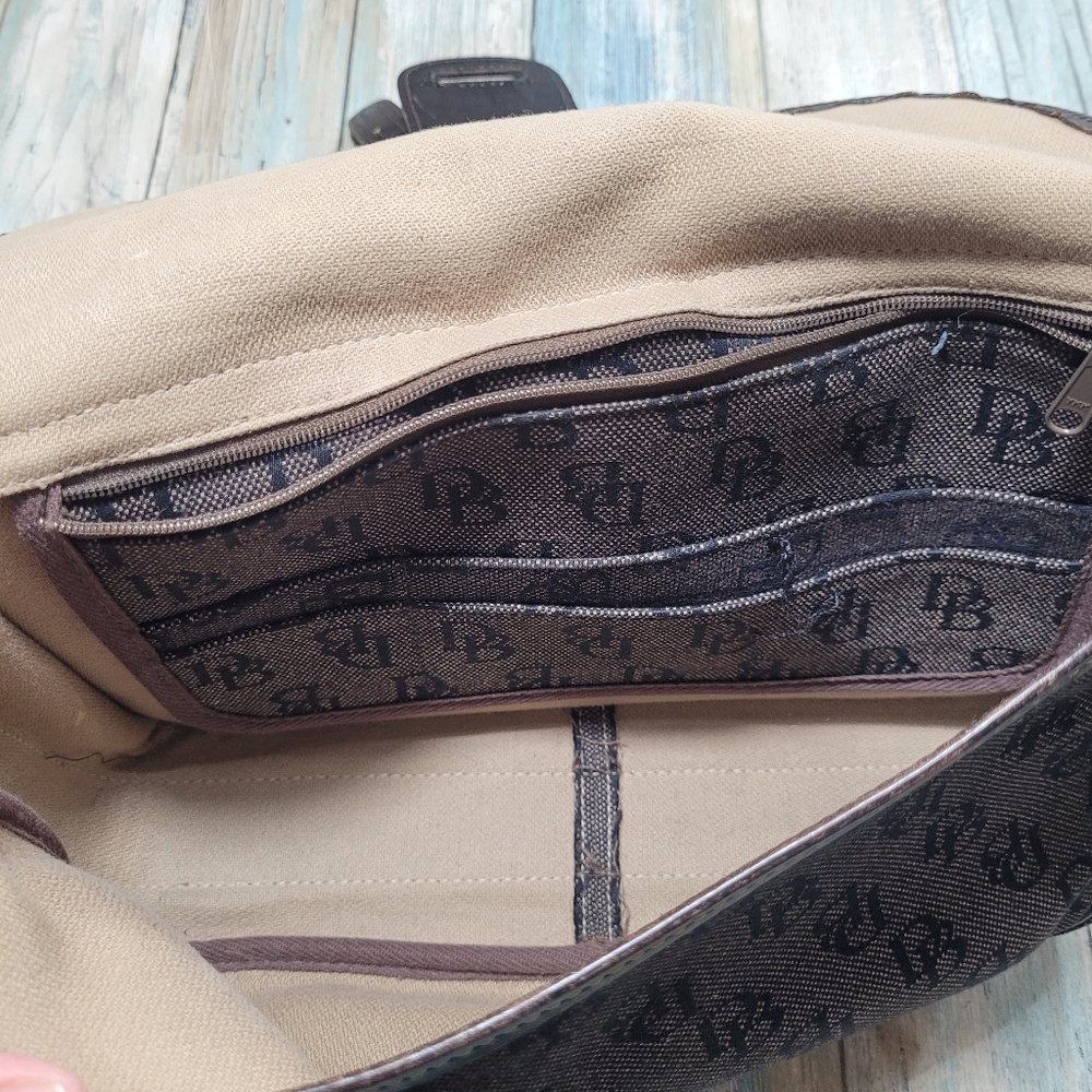 Dooney & Bourke  Flap Crossbody Purse. - Picture 6 of 16